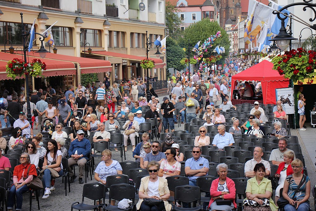 Benny Band wystąpił na małej scenie przy katedrze