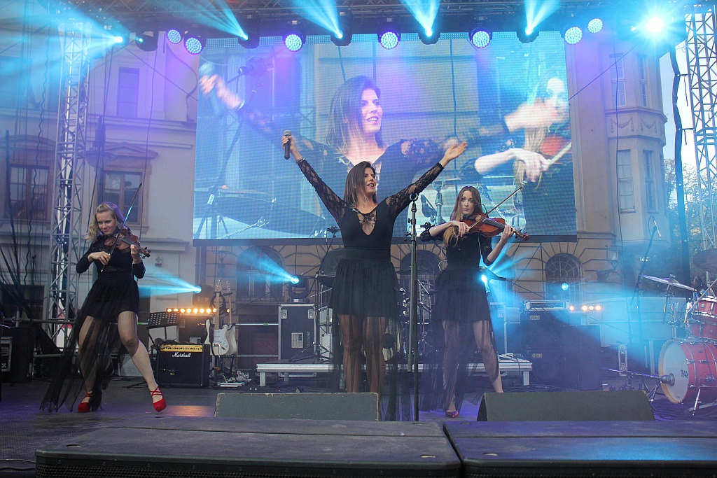Red Heels, czyli smyczkowy rock na imieninowej scenie