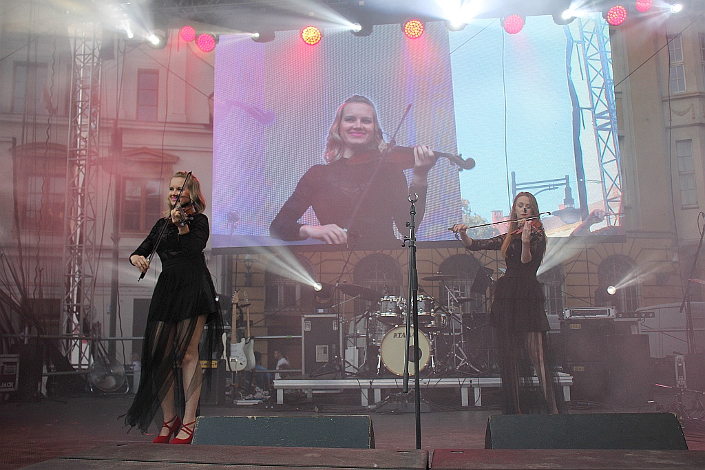 Red Heels, czyli smyczkowy rock na imieninowej scenie