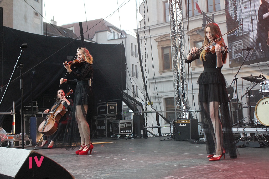 Red Heels, czyli smyczkowy rock na imieninowej scenie