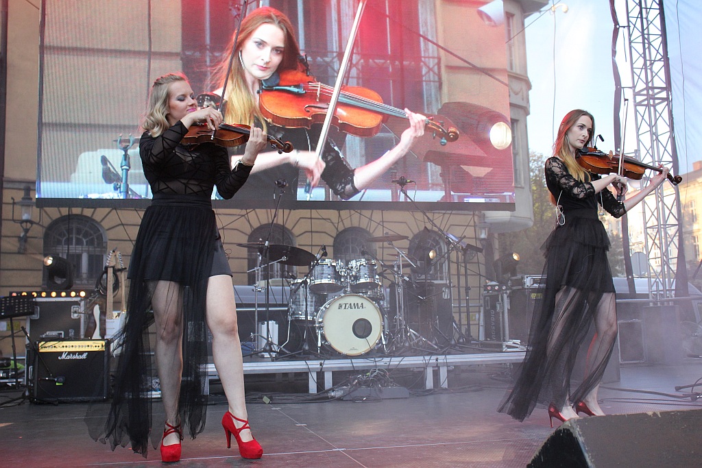 Red Heels, czyli smyczkowy rock na imieninowej scenie