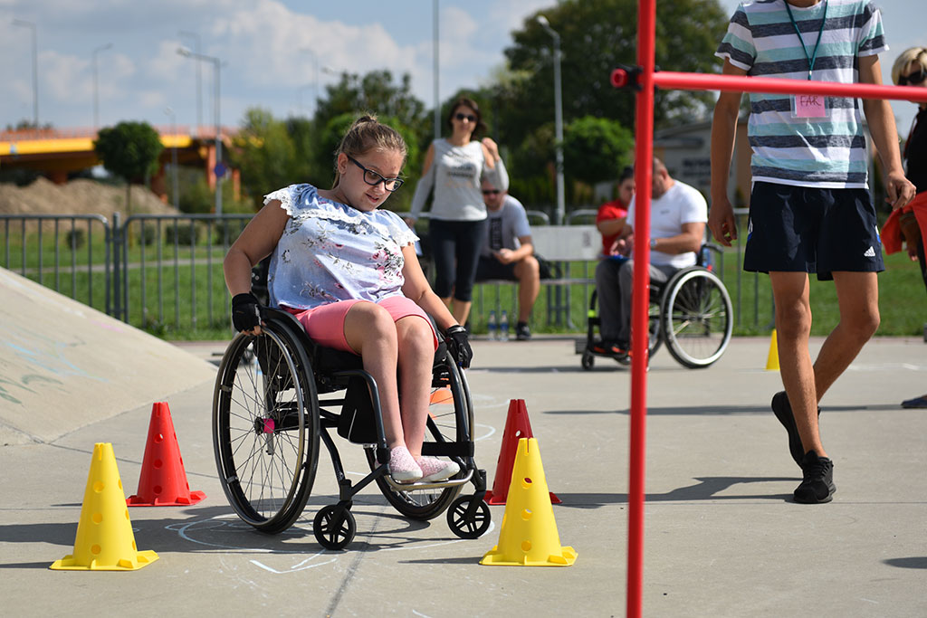 Niepełnosprawni wraz z rodzinami rywalizowali na Skateparku