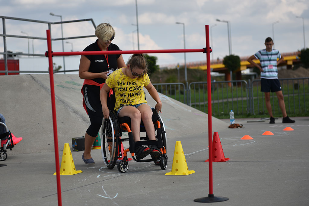 Niepełnosprawni wraz z rodzinami rywalizowali na Skateparku