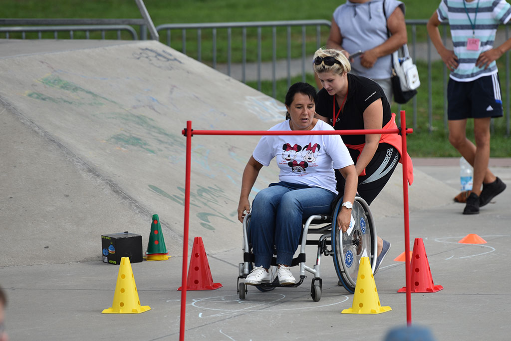 Niepełnosprawni wraz z rodzinami rywalizowali na Skateparku