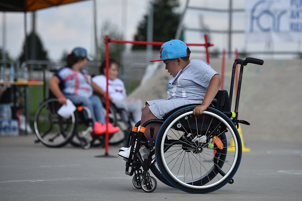 Niepełnosprawni wraz z rodzinami rywalizowali na Skateparku
