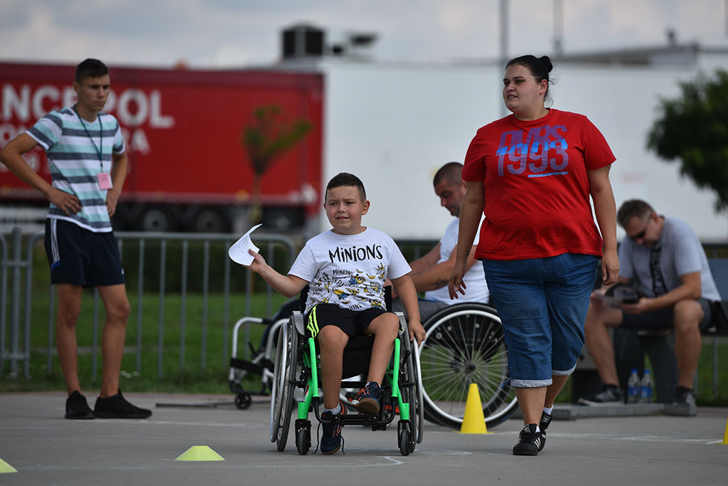 Niepełnosprawni wraz z rodzinami rywalizowali na Skateparku