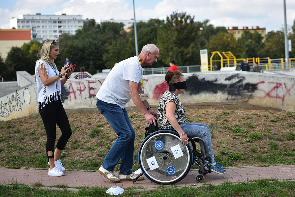 Niepełnosprawni wraz z rodzinami rywalizowali na Skateparku