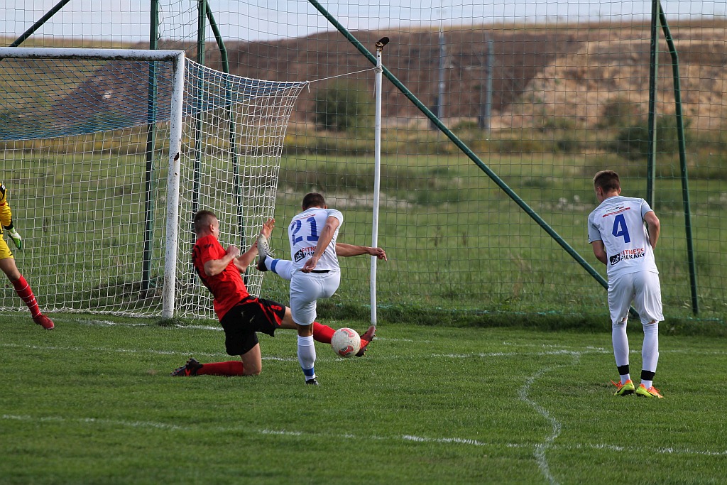 Mewa Kunice gromi Grom Gromadzyń-Wielowieś 5:0