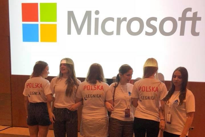 Uczennice I LO z Legnicy  w Atenach z Microsoftem