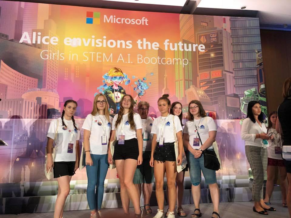 Uczennice I LO z Legnicy  w Atenach z Microsoftem