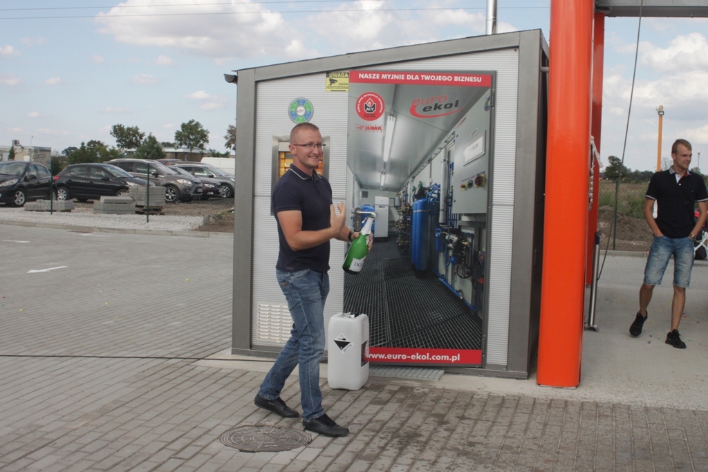 W Prochowicach powstała pierwsza myjnia samochodowa