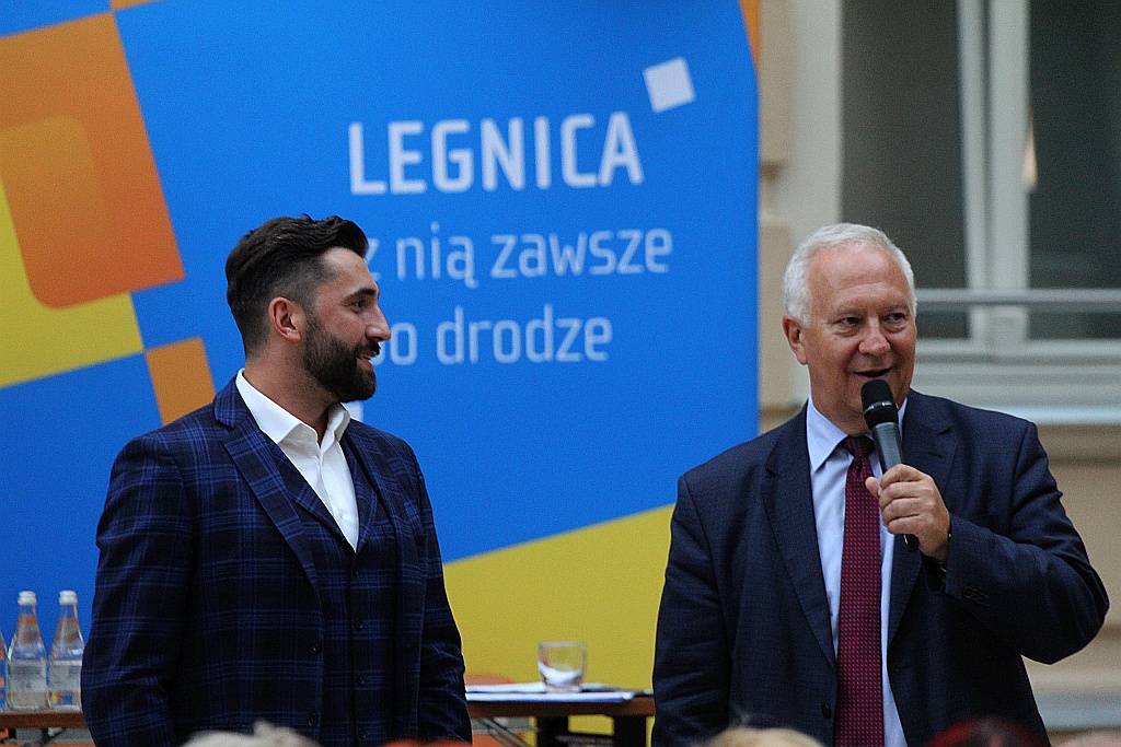 Rafał Maserak zaprosił legniczanki do wspólnego tańca