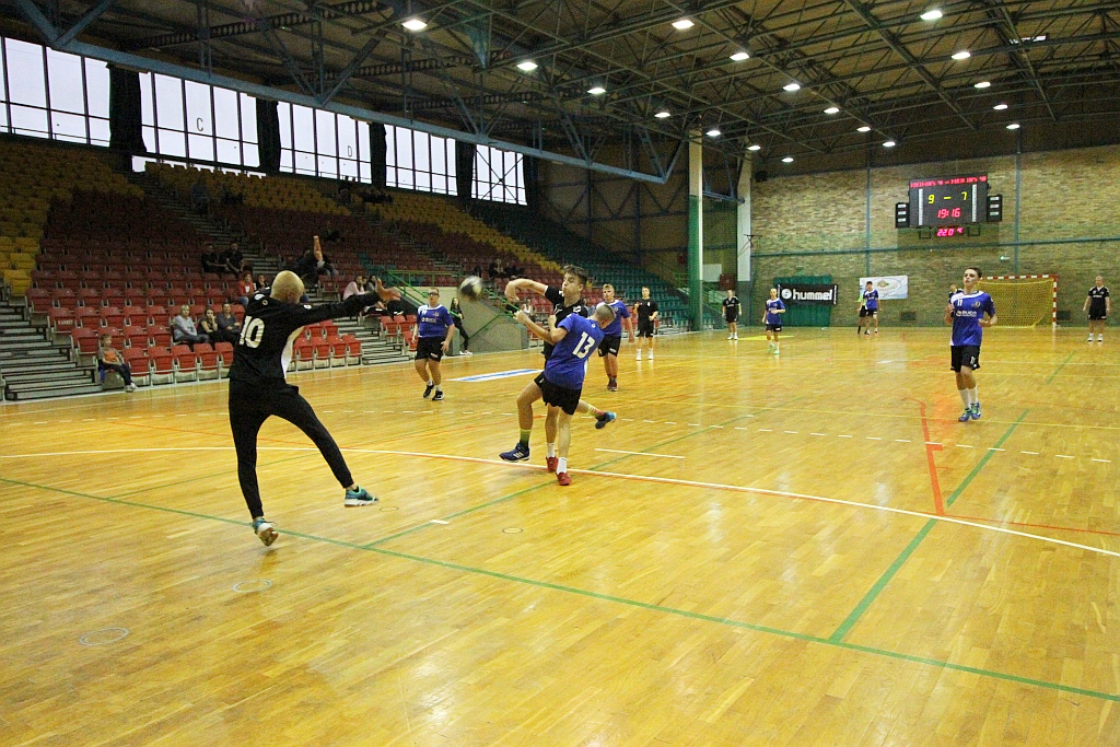 Młodzi piłkarze ręczni walczyli w Lion Hummel Cup 2018