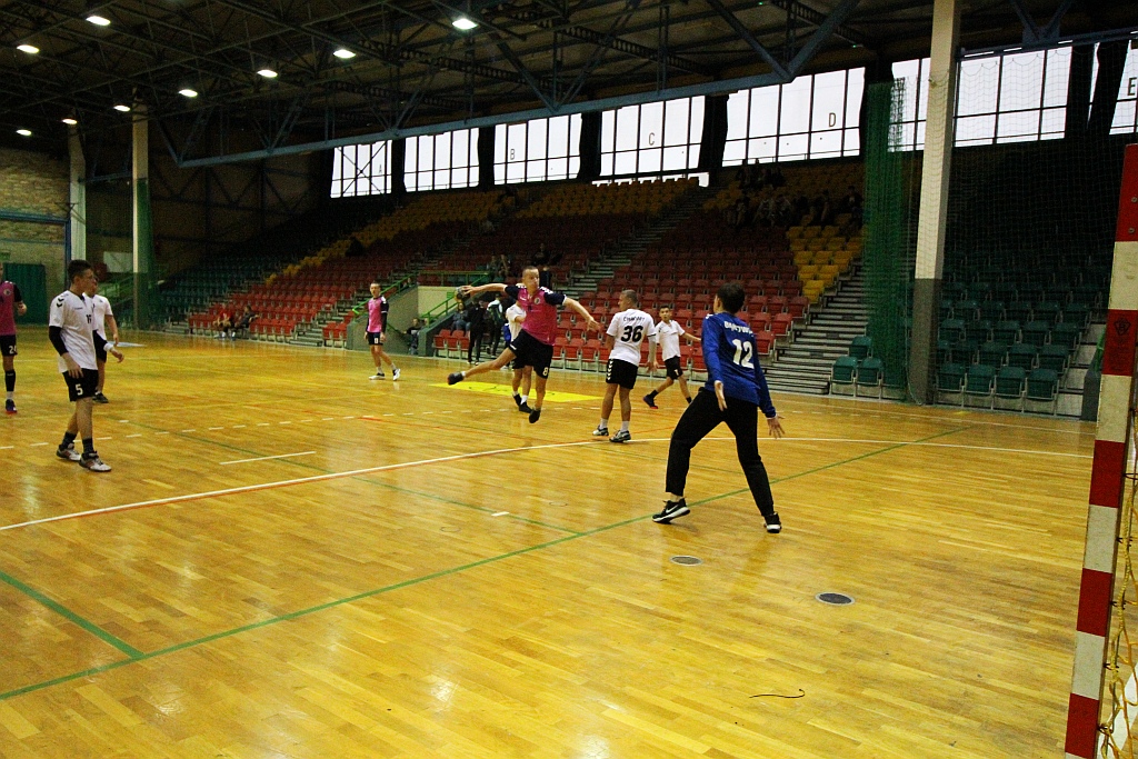 Młodzi piłkarze ręczni walczyli w Lion Hummel Cup 2018