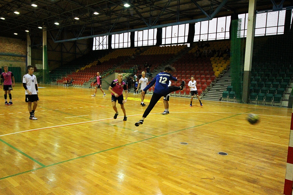 Młodzi piłkarze ręczni walczyli w Lion Hummel Cup 2018