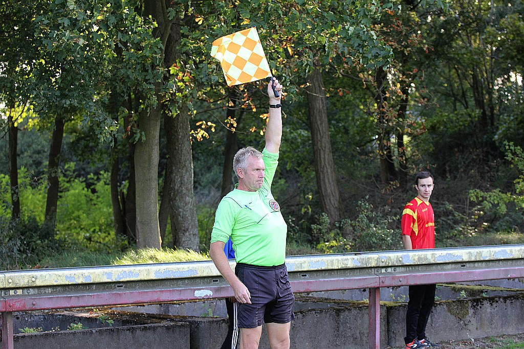 Lider okręgówki nie zwalnia tempa. Męcinka ograła Iskrę