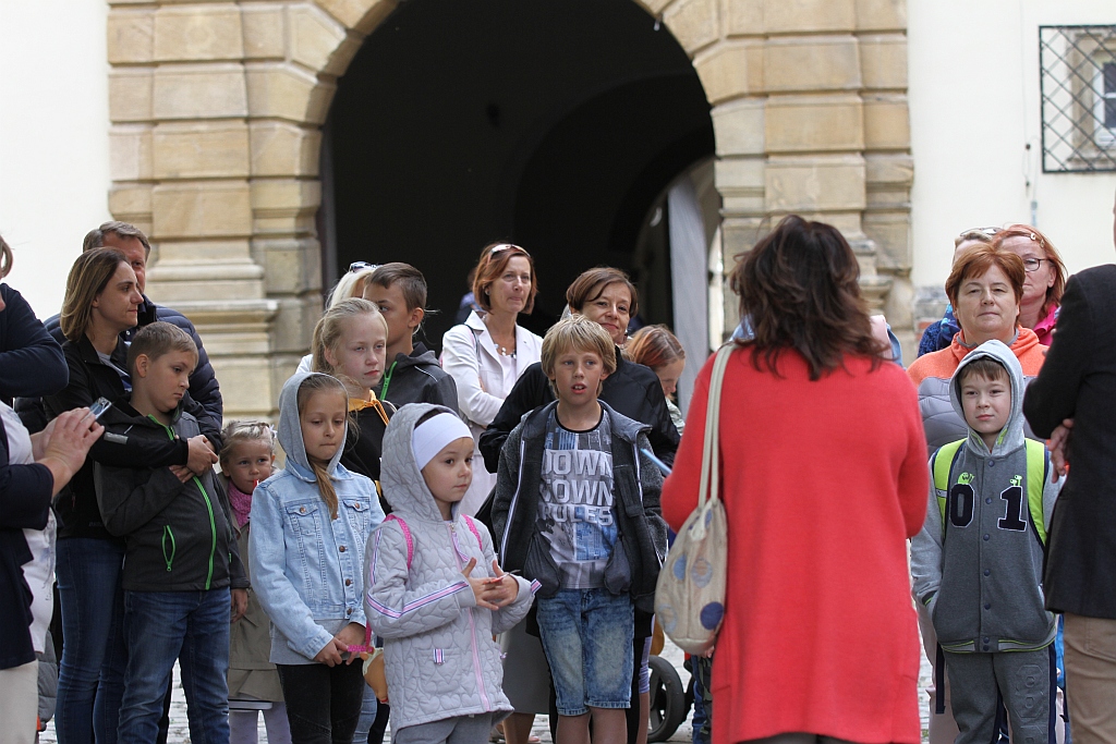 Dzieci wędrowały z Julkiem po Zamku Piastowskim