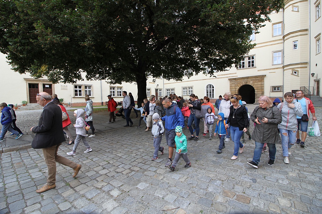 Dzieci wędrowały z Julkiem po Zamku Piastowskim
