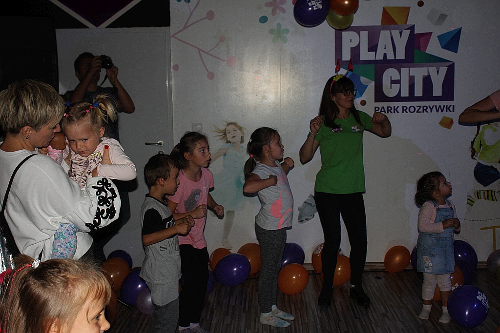 W rytmie disco powitali jesień w Parku Play City