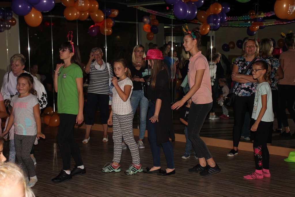 W rytmie disco powitali jesień w Parku Play City