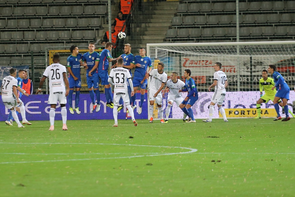 Legia wygrała w Legnicy. Gol Forsella to za mało na mistrza