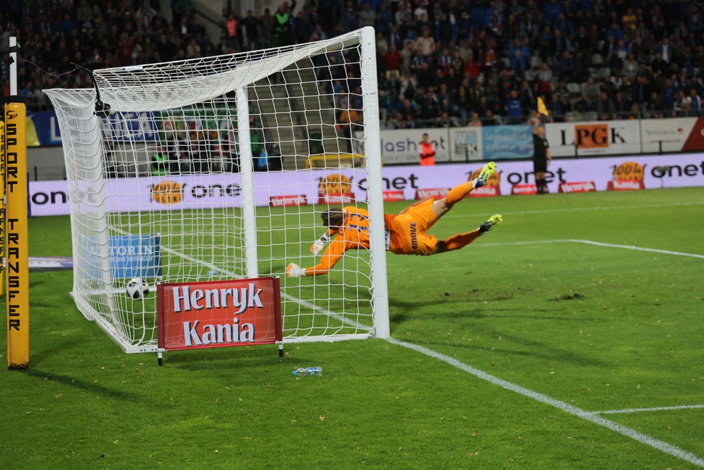 Legia wygrała w Legnicy. Gol Forsella to za mało na mistrza