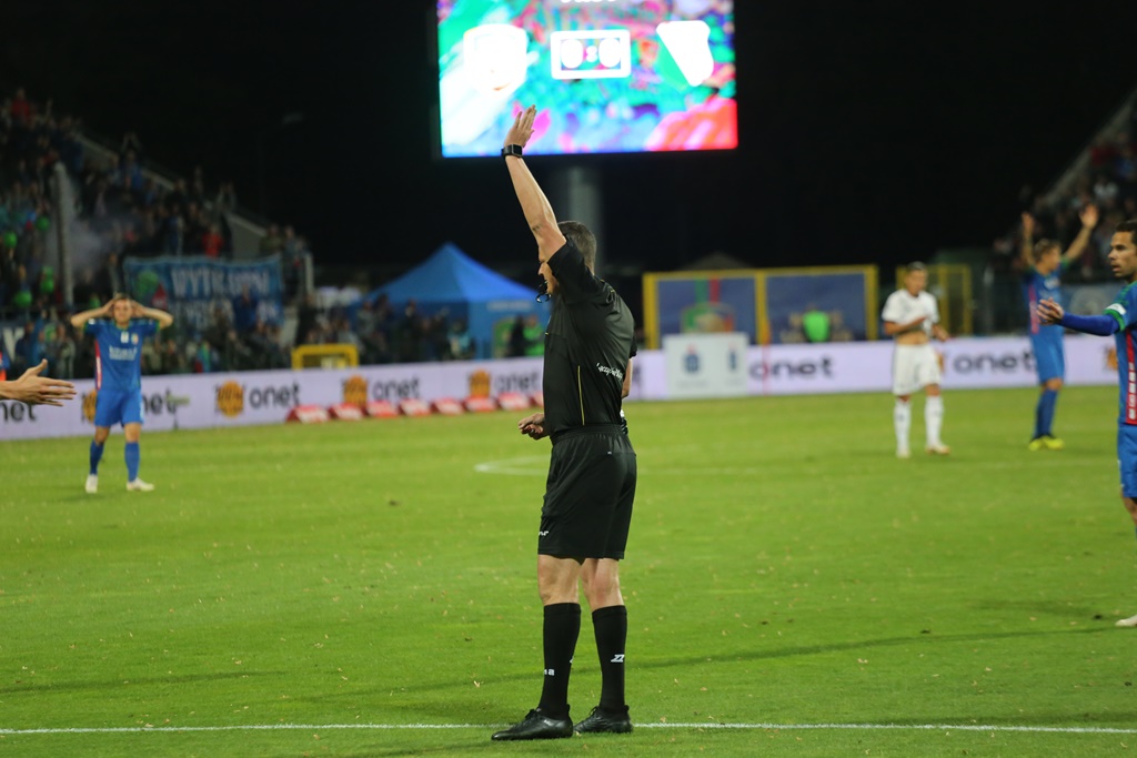 Legia wygrała w Legnicy. Gol Forsella to za mało na mistrza