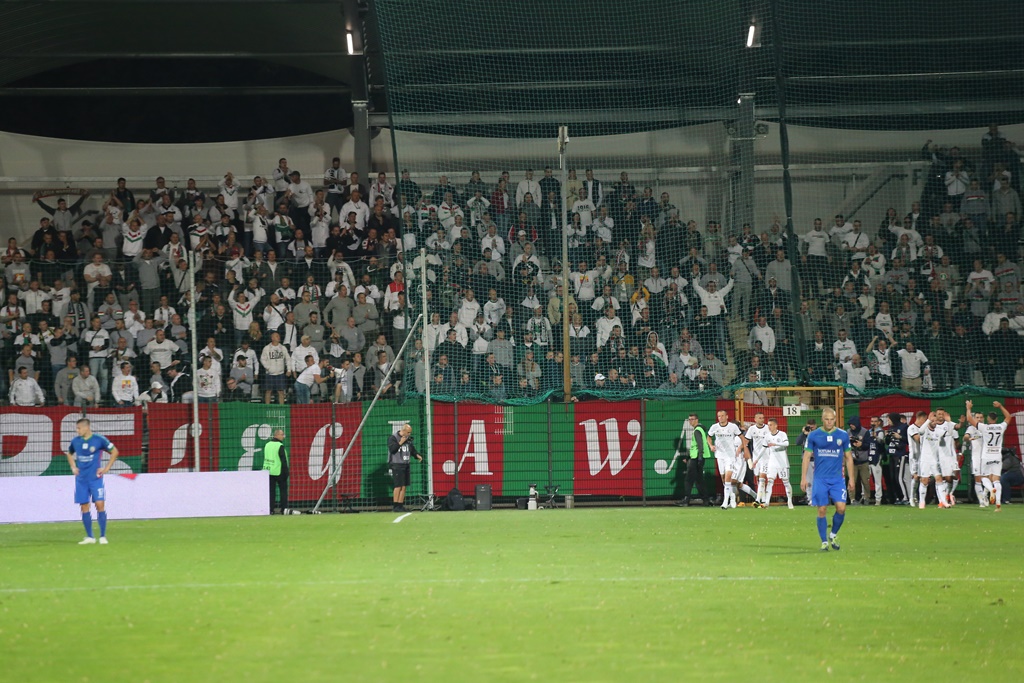 Legia wygrała w Legnicy. Gol Forsella to za mało na mistrza