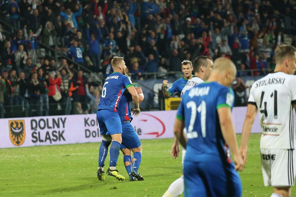 Legia wygrała w Legnicy. Gol Forsella to za mało na mistrza