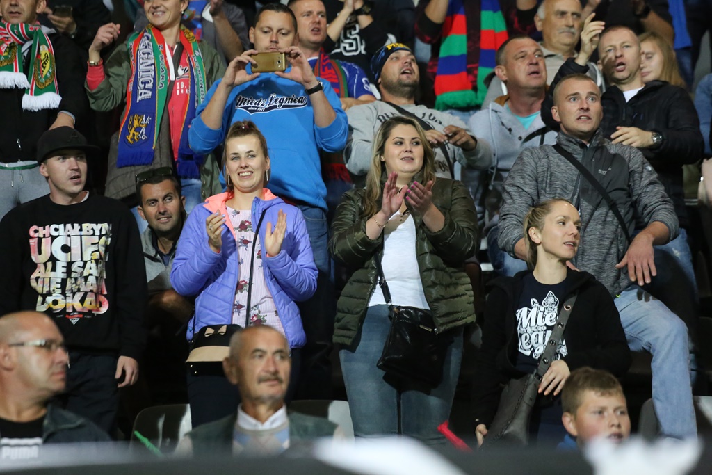 Komplet widzów obejrzał starcie Miedzi z Legią Warszawa