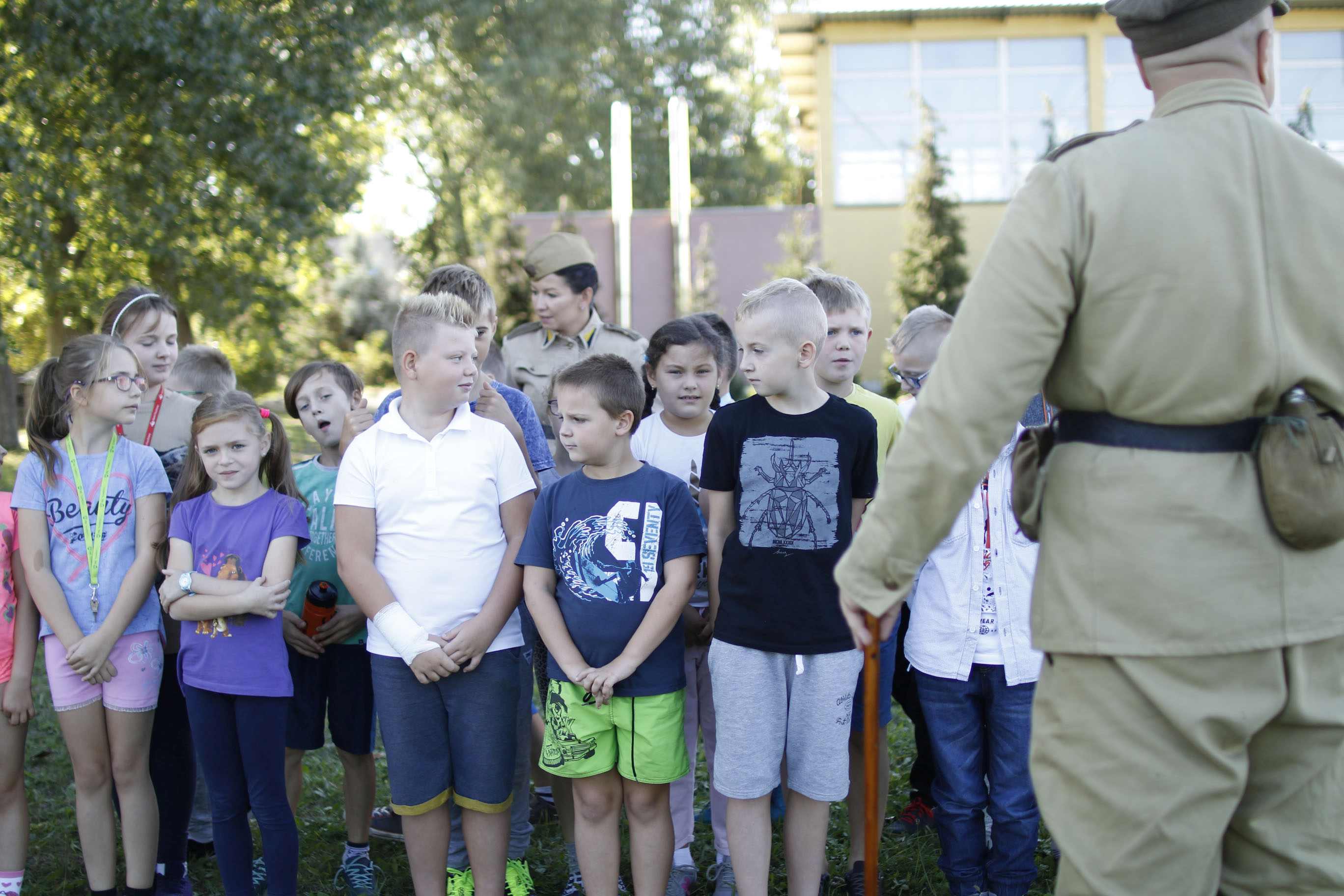 Uczniowie z gminy Miłkowice poznawali historię swojego kraju