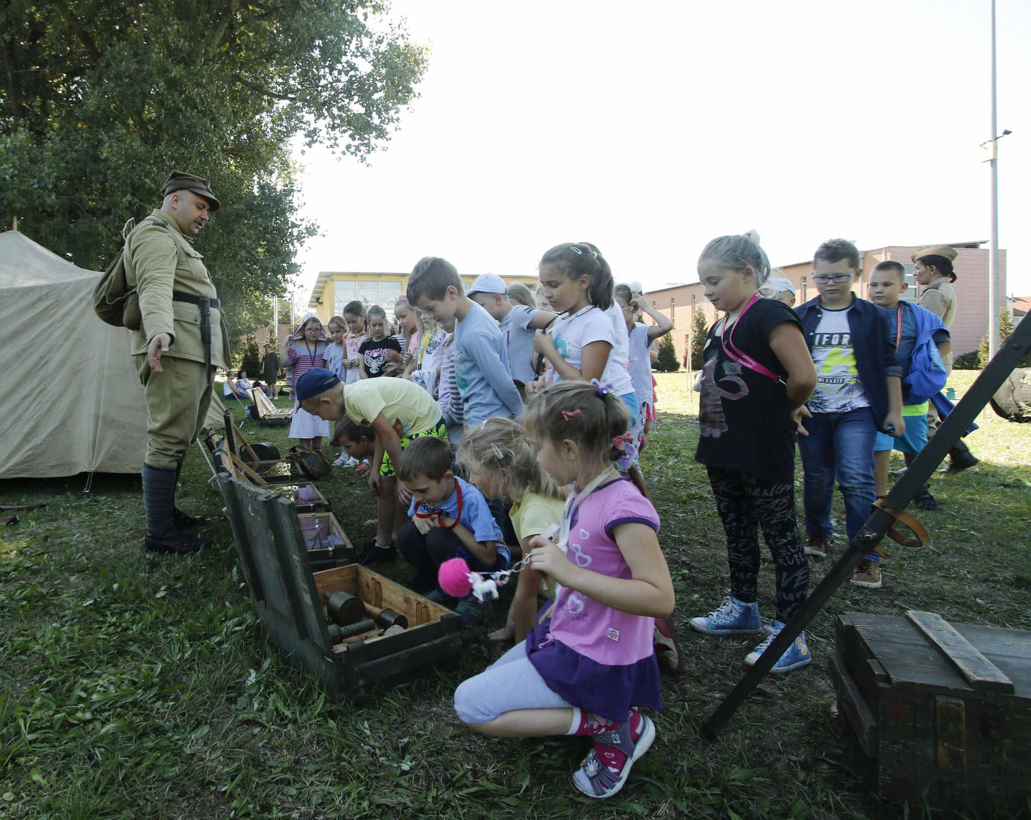 Uczniowie z gminy Miłkowice poznawali historię swojego kraju