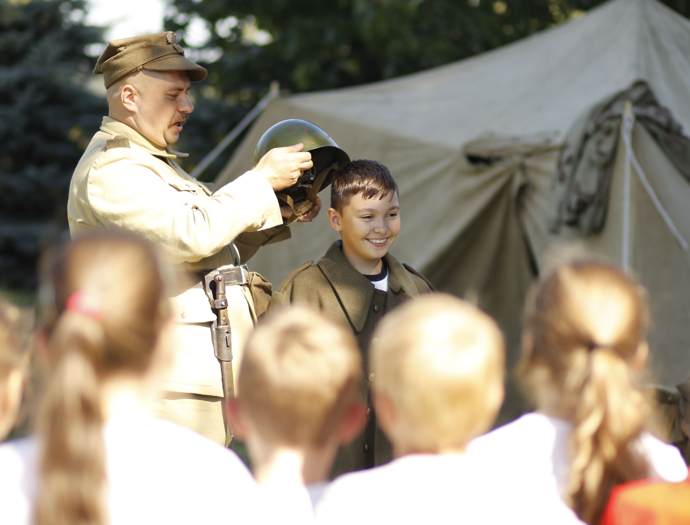 Uczniowie z gminy Miłkowice poznawali historię swojego kraju