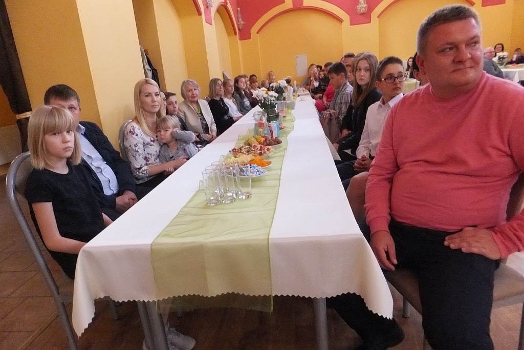 Wójt Henryk Babuśka wręczył stypendia gminnym prymusom