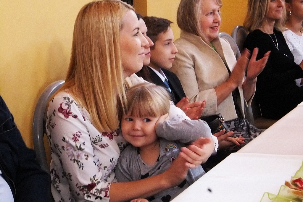 Wójt Henryk Babuśka wręczył stypendia gminnym prymusom