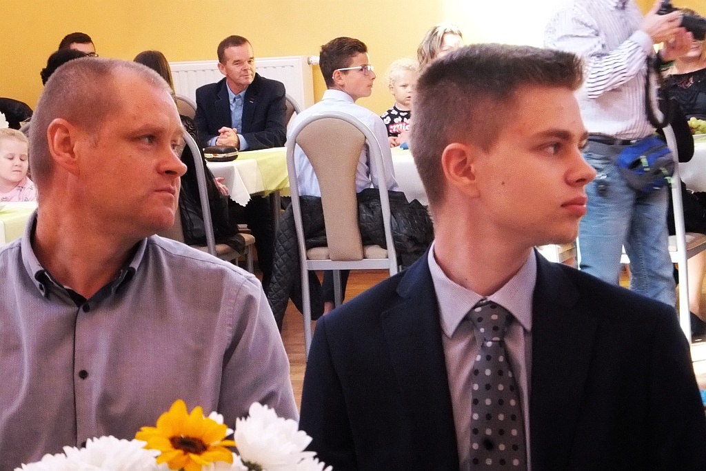 Wójt Henryk Babuśka wręczył stypendia gminnym prymusom