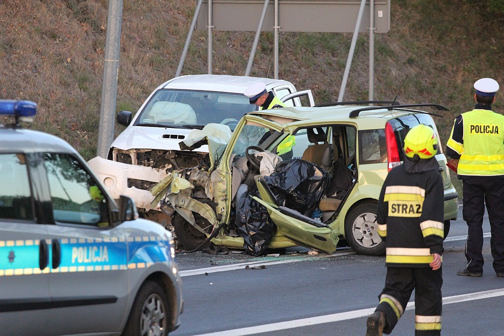 Czołówka w Prochowicach. Dwie osoby nie żyją