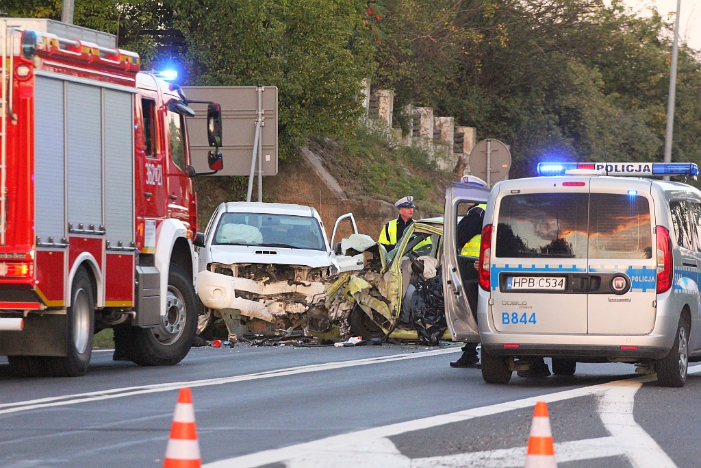Czołówka w Prochowicach. Dwie osoby nie żyją