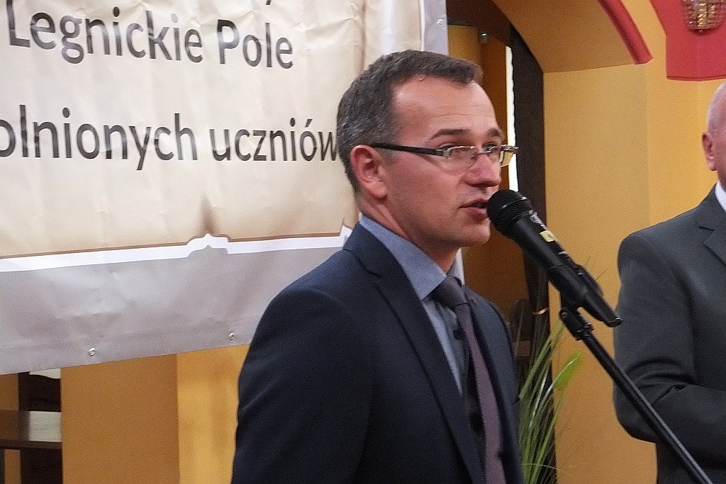 Wójt Henryk Babuśka wręczył stypendia gminnym prymusom