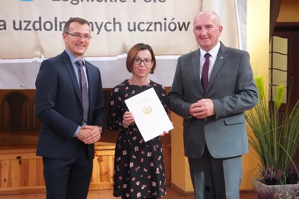 Wójt Henryk Babuśka wręczył stypendia gminnym prymusom