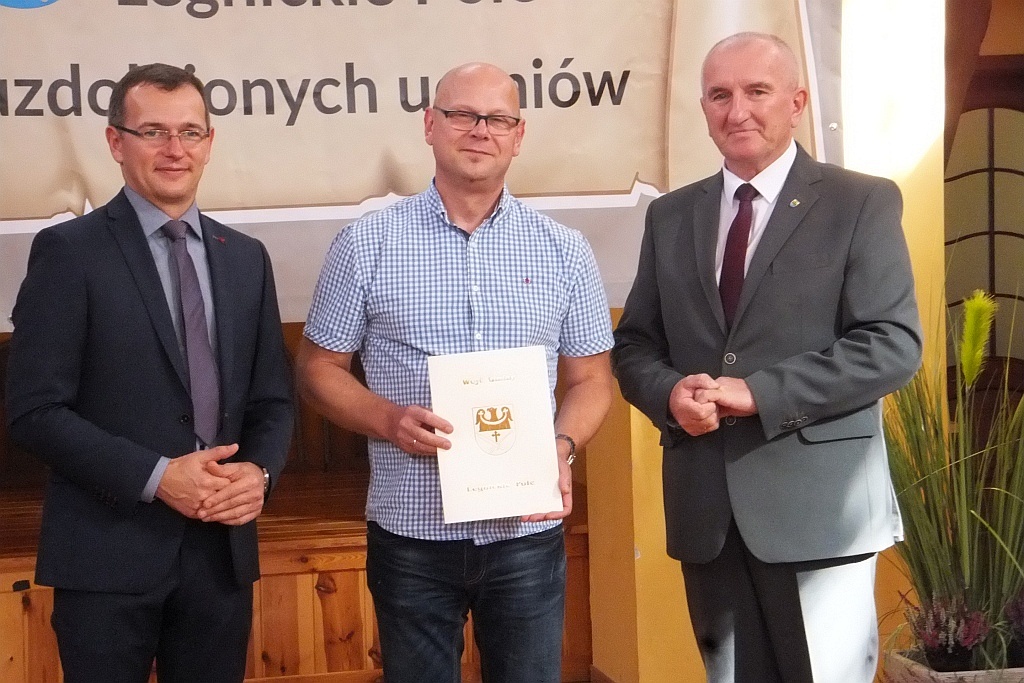 Wójt Henryk Babuśka wręczył stypendia gminnym prymusom