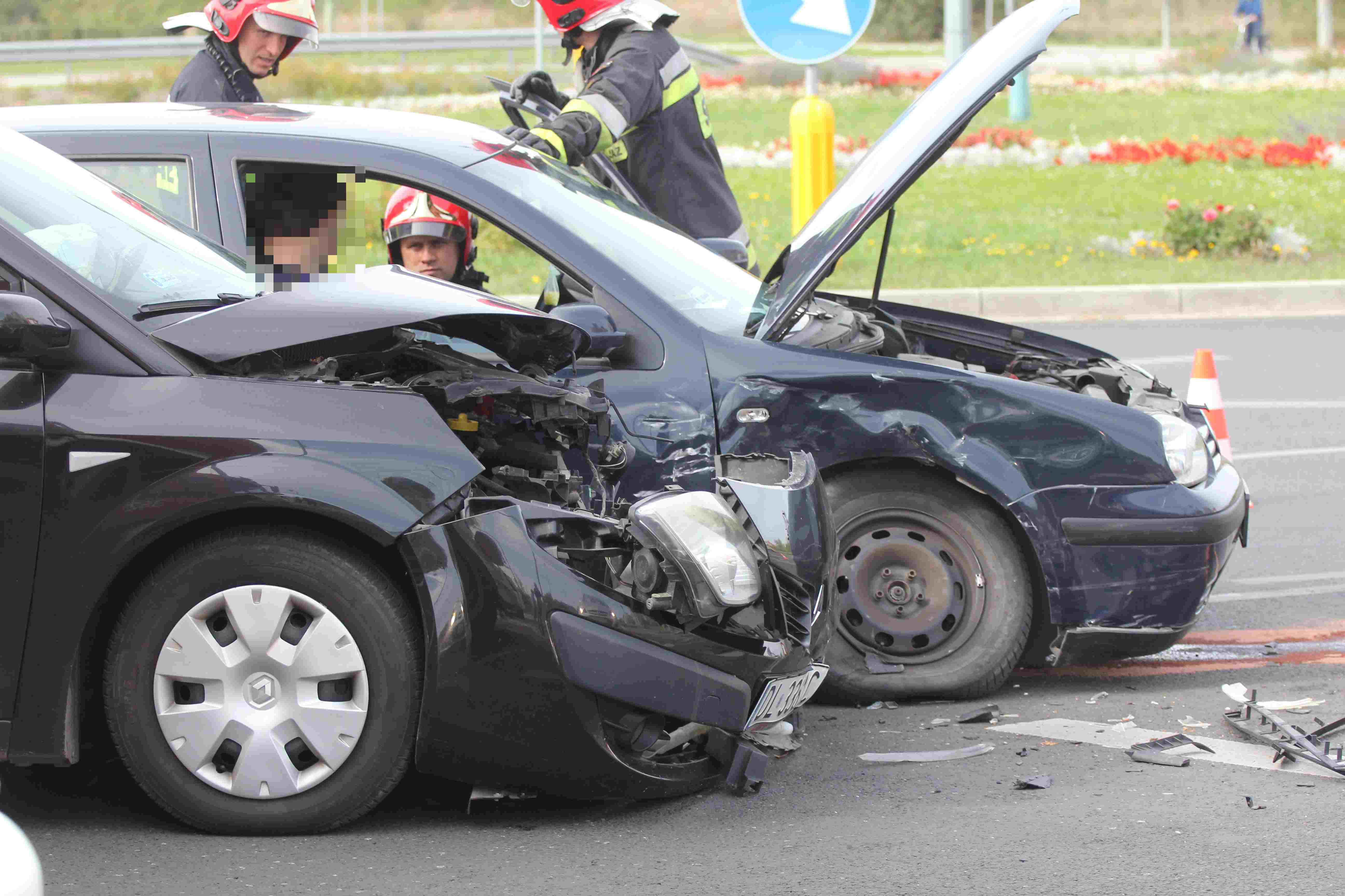 Na rondzie na Piekarach doszło do niegroźnej kolizji