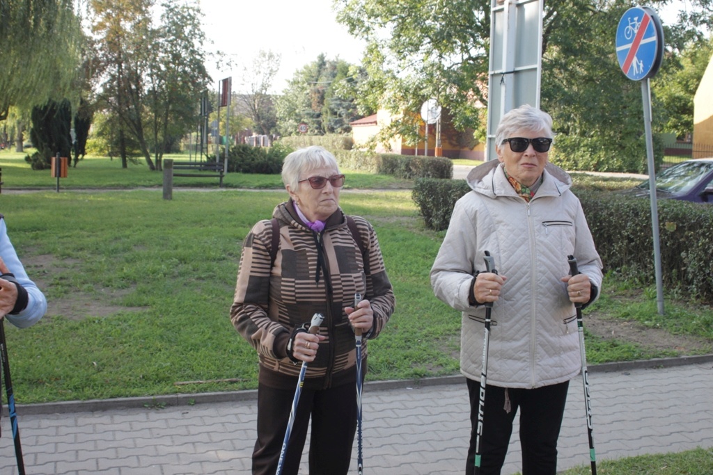 Integracyjny piątek nad jeziorem w Kunicach         
