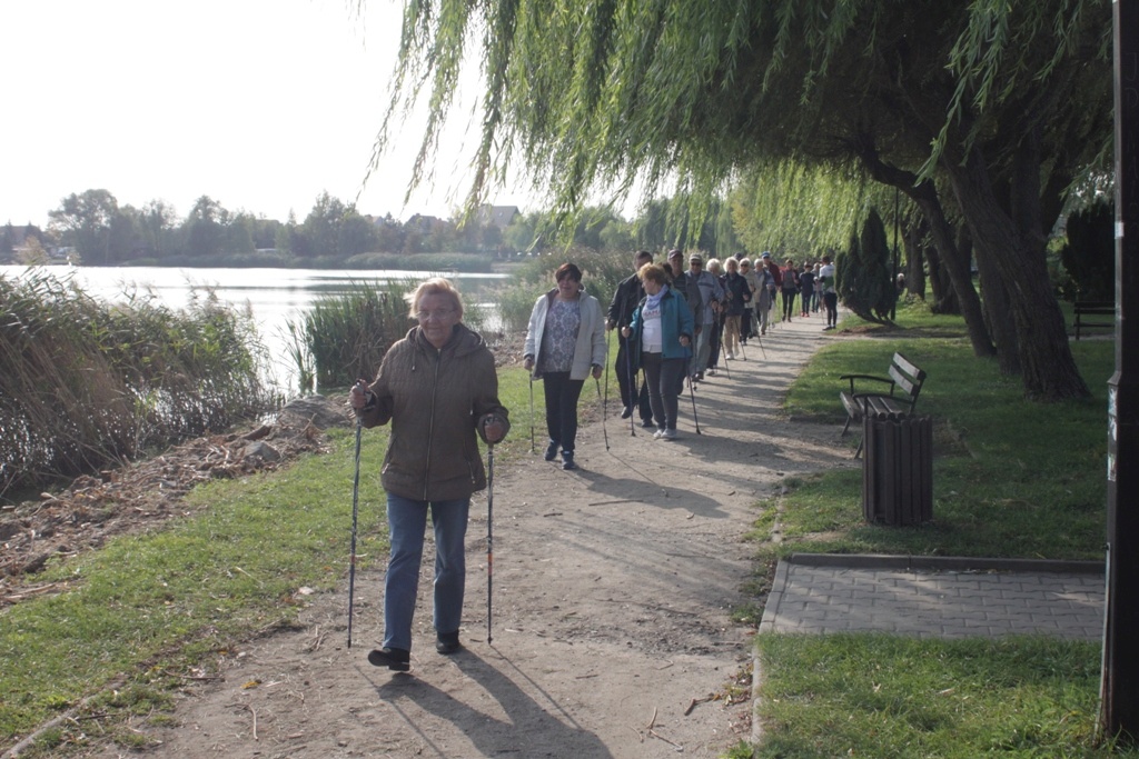 Integracyjny piątek nad jeziorem w Kunicach         
