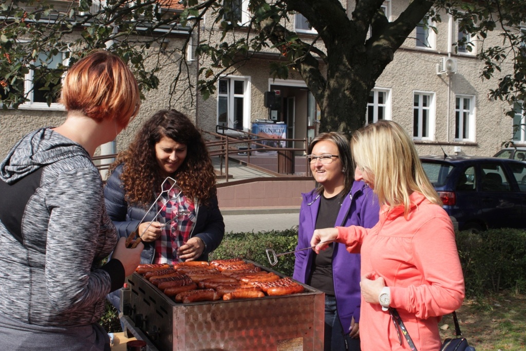 Integracyjny piątek nad jeziorem w Kunicach         
