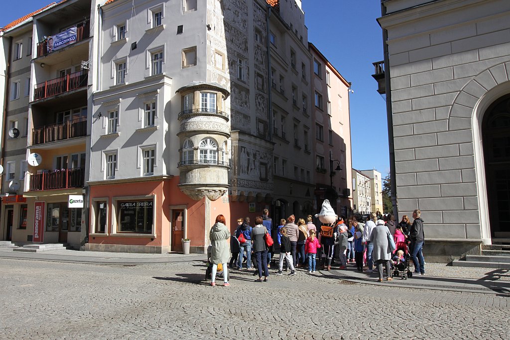 Uczestnicy wędrówek z legnickim Julkiem otrzymali certyfikaty
