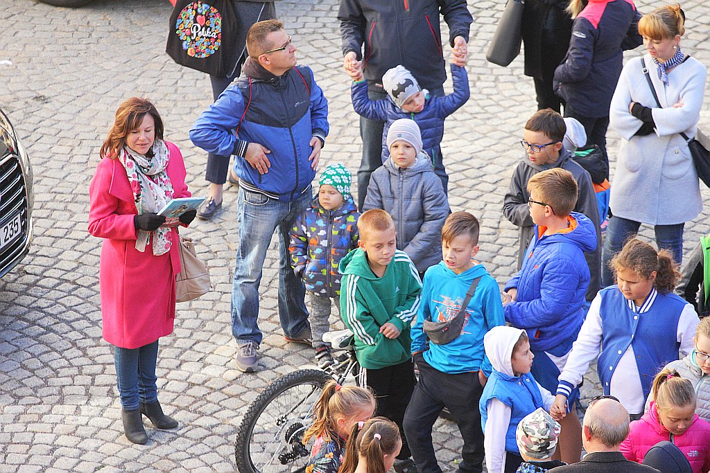 Uczestnicy wędrówek z legnickim Julkiem otrzymali certyfikaty