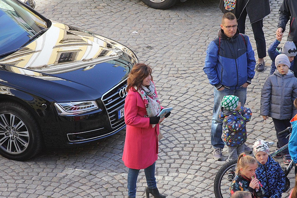 Uczestnicy wędrówek z legnickim Julkiem otrzymali certyfikaty