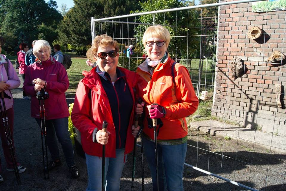 Osiemdziesiąt osób na jesiennym rajdzie nordic walking