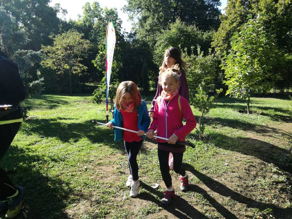 Osiemdziesiąt osób na jesiennym rajdzie nordic walking